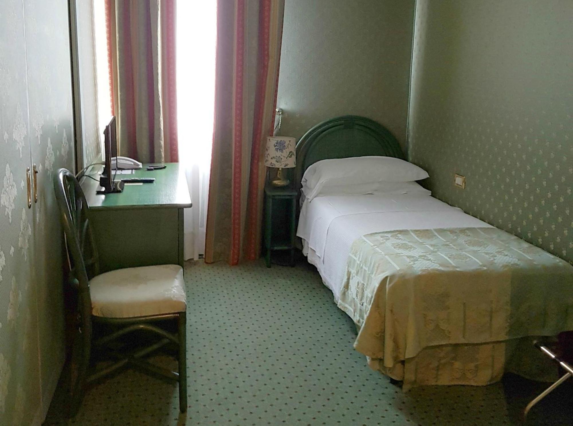 Hotel Biasutti Venedik-Lido Oda fotoğraf